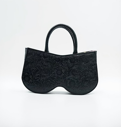 Black Leather, Gold Vulva