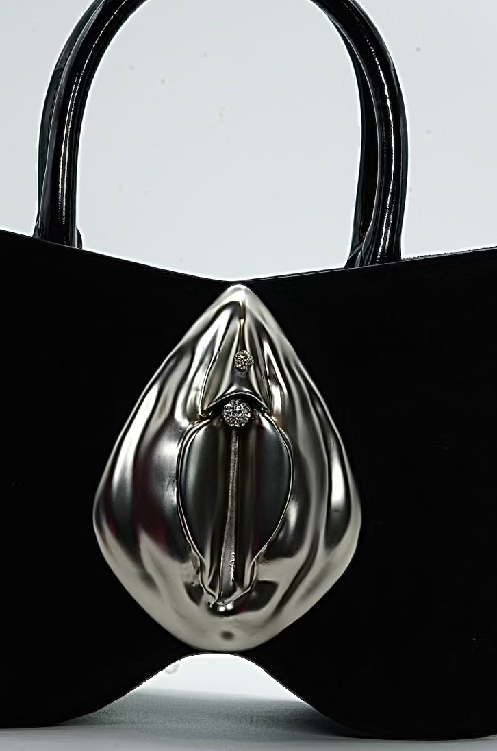Black Velvet ,Silver Vulva
